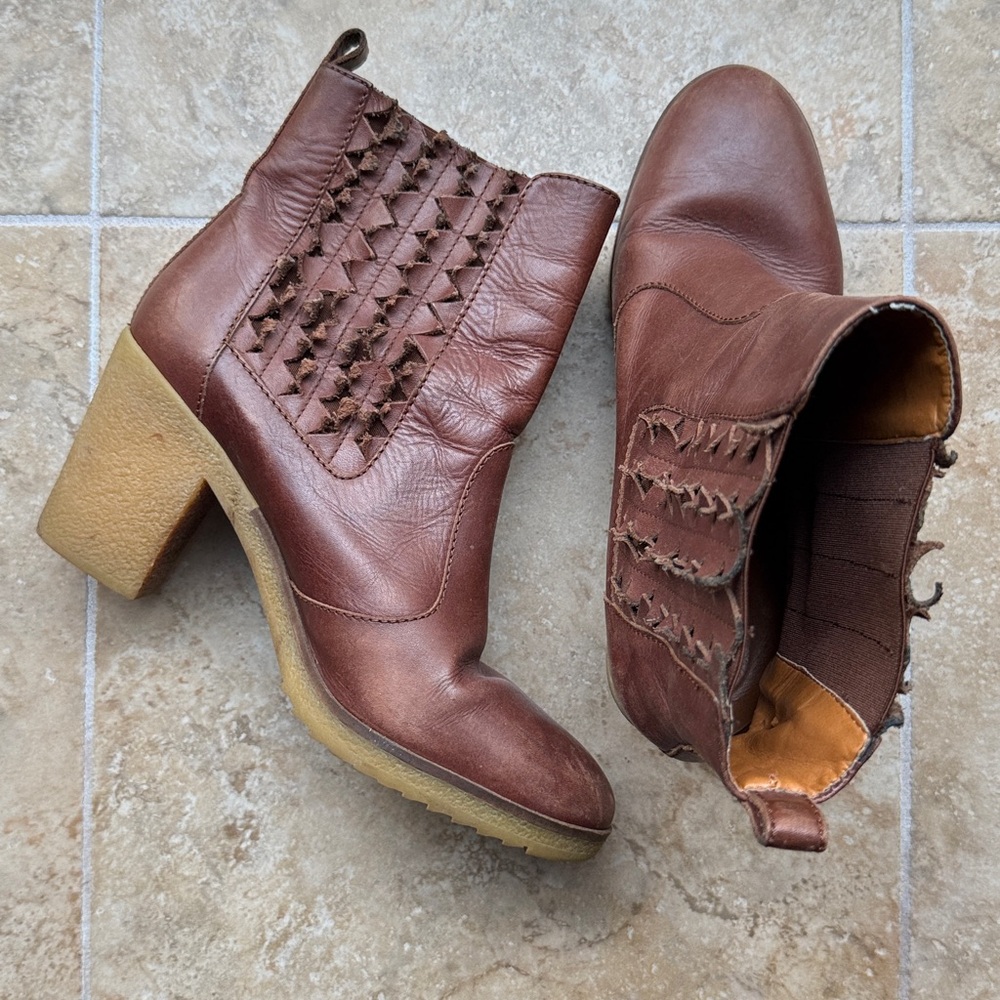 Anthropologie Chelsea Boot Jasper Jeera Triangle Trails Ankle Size 40/10 Leather